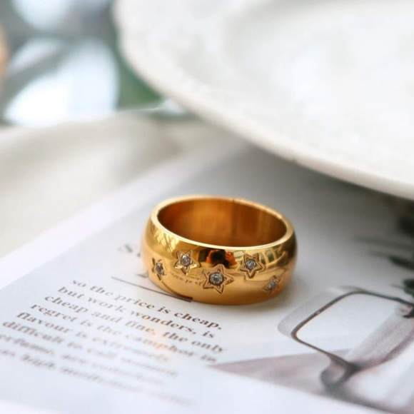 NEW Women's Wide‎ Pave Diamond Star Gold-Plated Ring Band Size 7 - Picture 7 of 9